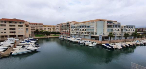 3 étoiles Studio 4 couchages résidence port cros à Sète